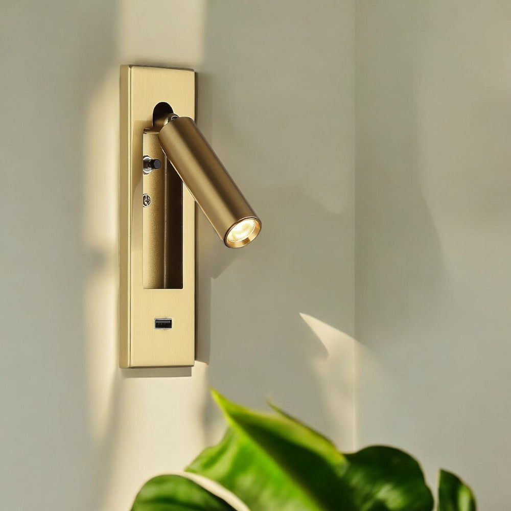 Lámpara led de pared Gale brass con luz cálida 3W y USB